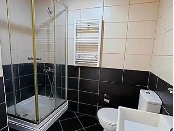 Badezimmer-Dusche